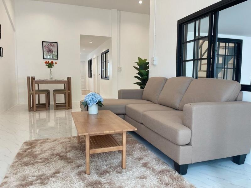 ราคานี้ไม่มีอีกแล้ว เพียง 2.1 ล้าน 25 ตรว. ทาวน์โฮมชั้นครึ่ง วัดเกต อ.เมือง รีโนเวทใหม่ ตกแต่งสวย เฟอร์ครบ เดินทางสะดวก ไปสนามบิน 10 นาที