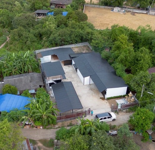 ขายบ้านพร้อมที่ดินข้างวัดหนองปลาดุก อ.บ้านโป่ง จ.ราชบุรี เนื้อที่ 200 ตารางวา