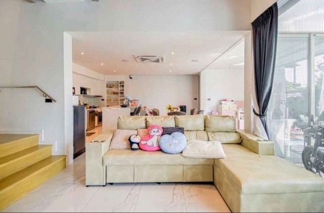 พูลวิลล่าหรู สไตล์โมเดิร์น โปร่งโล่ง สันทรายน้อย สันทราย