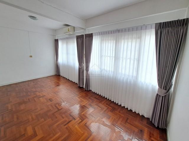 P865 ให้เช่าทาวน์โฮม 5 ระดับ 5 ห้องนอน ซอยเอกมัย 22 **ไม่มีเฟอร์นิเจอร์** เหมาะพักอาศัย หรือทำโฮมออฟฟิศ