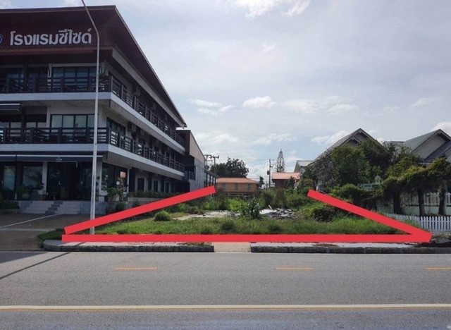 ขายด่วน ที่ดินสวยติดทะเล ทำเลดีในอำเภอเมืองประจวบคีรีขันธ์ จังหวัดประจวบคีรีขันธ์