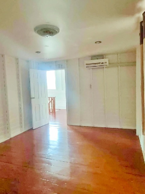 BTS แยก คปอ.1.5กม.ให้เช่าบ้านเดี่ยวหลังใหญ่ 2ชั้น 2หลัง 300 ตร.ม.ม.รังสิต 5.2 กม.ติดถนนหลัก 100 ตร.วา.6นอน