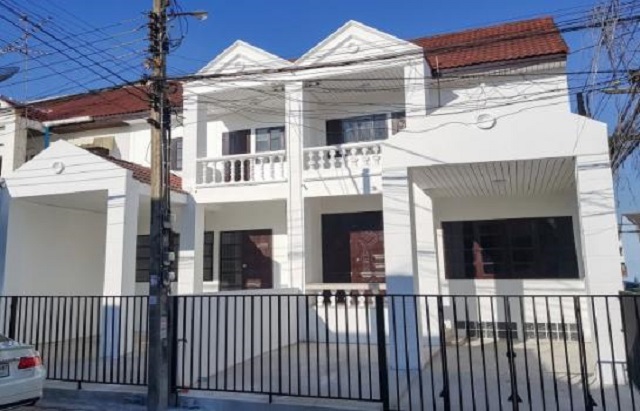 MRT ศรีอุดม 900ม.เฉลิมพระเกียรติ ร9 ให้เช่าทาวน์เฮาส์ 2 ชั้น 26 ตร.วา.210 ตร.ม.2-3นอน นานาชาติเวลล์ส บางนา 1.3 กม. พาราไดซ์ พาร์ค 1.4 กม