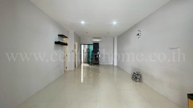 ทาวน์โฮม เฌอ วงแหวน - สาทร Built in ราคาถูก พร้อมอยู่