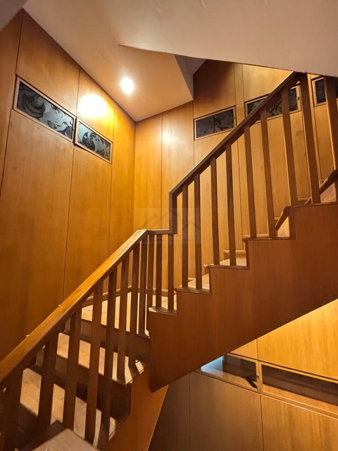 ให้เช่าโฮมออฟฟิศ 5 ชั้น 400 ตรม โครงการ Sun square สีลม 21 ใกล้ BTS สุรศักดิ์ เหมาะทำ สํานักงาน airbnb สปาหรือคาเฟ่