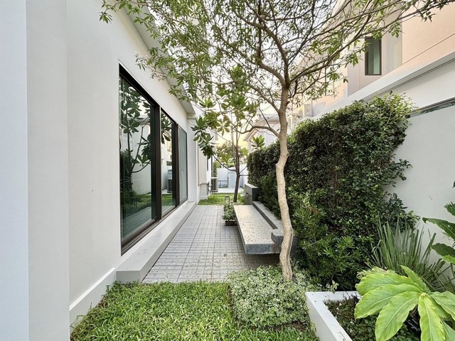 มัณฑนา บางนา กม.15 Fully furnished 4 ห้องนอน 5 ห้องน้ำ 1 ห้องแม่น้ำห้องน้ำในตัว Master bedroom with walk-in closet