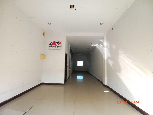 ขายอาคารพาณิชย์ 3 ชั้นหมู่บ้าน เดอะไพร์ม ลอนดอน ถ.สายบ้านบึง-แกลง (ทล.344) หนองชาก บ้านบึง ชลบุรี