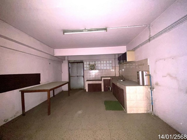 ขายอาคารพาณิชย์ 3 ชั้น ถ.สุขุมวิท ต.บ้านสวน อ.เมืองชลบุรี ชลบุรี