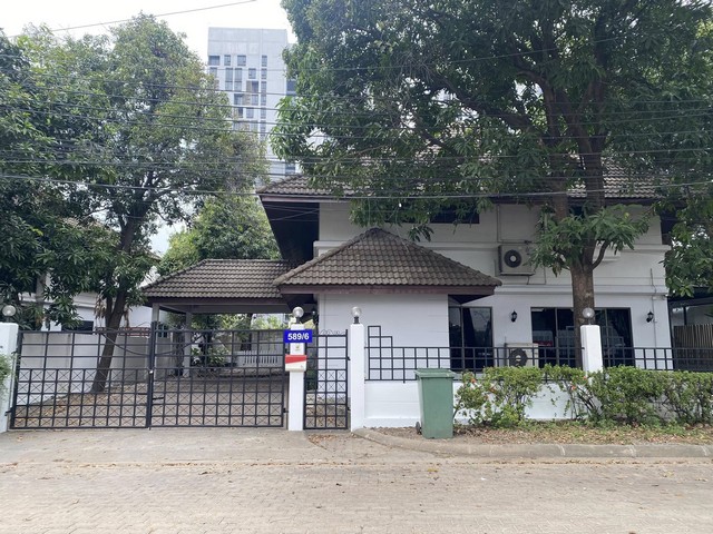 ให้เช่าบ้าน 140 ตรว. เลียบด่วนเอกมัย รามอินทรา 12 ห้องอเนกประสงค์  จดทะเบียนบริษัทได้