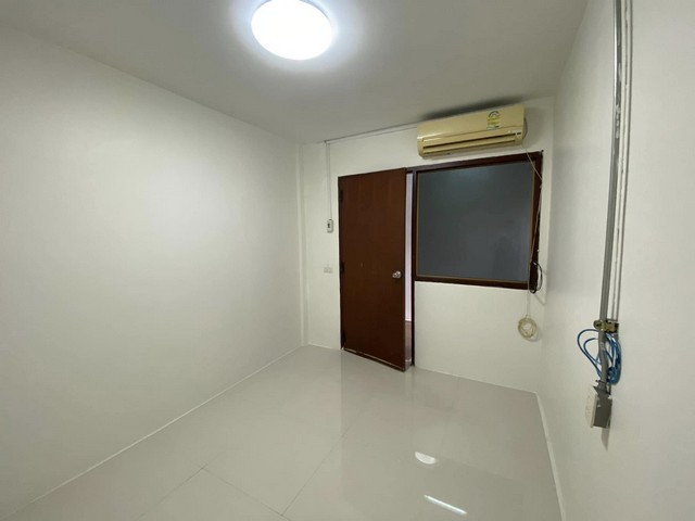 ให้เช่าบ้าน 140 ตรว. เลียบด่วนเอกมัย รามอินทรา 12 ห้องอเนกประสงค์  จดทะเบียนบริษัทได้