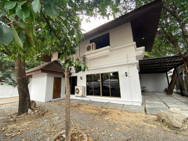 HR2621ให้เช่าบ้านเดี่ยว หลังใหญ่ ถนนประชาอุทิศ ย่านเหม่งจ๋าย-รัชดา ใกล้เลียบด่วน-รามอินทรา เหมาะสำหรับทำโฮมออฟฟิศหรืออยู่อาศัย