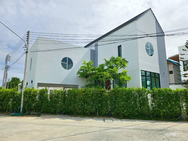 บ้านสร้างใหม่ทำเลแหล่งความชเจริญอมตะนครชลบุรีบ้านเดี่ยว 2  ชั้นหลังใหญ่สวยหรู บนพื้นที่  70   ตรว. 3 ห้องนอน 3 ห้องน้ำ