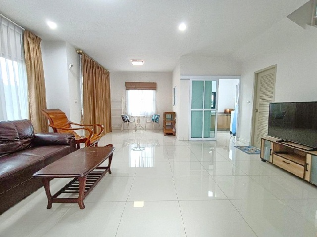 ปิยรมย์ พร้อมเฟอร์ฯ ถูกที่สุดในโลก ลำลูกกาคลอง6 ให้เช่าบ้านฟ้า 2 ชั้น 3 นอน 2 น้ำ 38 ตร.วา.152 ตร.ม.รร.เปรมฤทัย ลำลูกกา 500 ม.