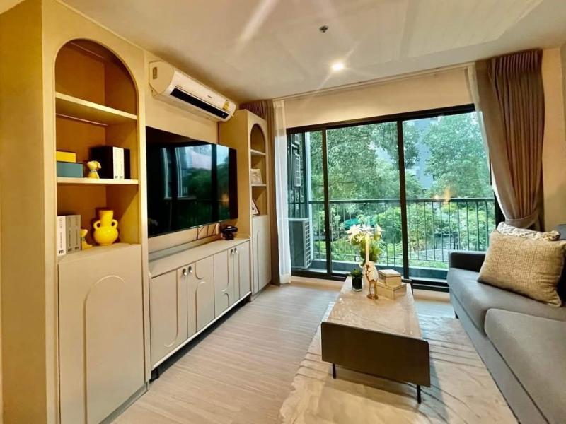 Life One Wireless spacious safe clean 4th floor BTS Ploen Chit