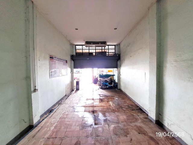 ขายอาคารพาณิชย์ ถ.สุขุมวิท (ทล.3) ต.หนองปรืออ.บางละมุง จ.ชลบุรี