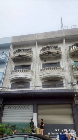 โกดัง ตึก2+2 คูหา  ชนกัน 2คูหา ทรงยาว  ทำร้านอาหารใหญ่  โกดังเก็บของใหญ่ 