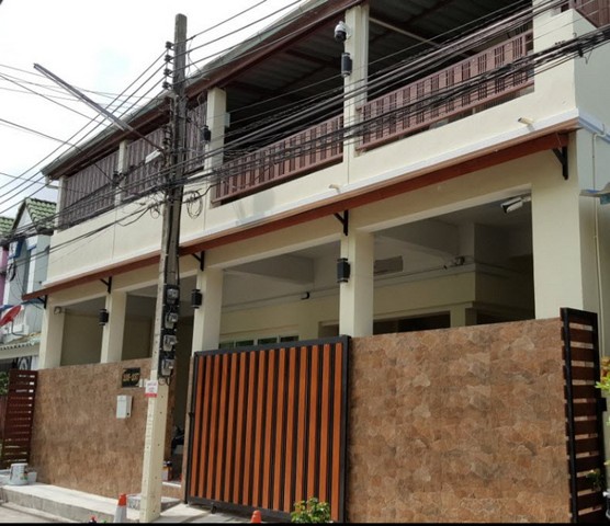 ขายด่วน ทาวน์เฮ้าส์ 21 ตรว 2 หลังติดกัน รวม 42 ตรว ไม่ขายแยก แขวงดอกไม้ เขตประเวศ กรุงเทพมหานคร