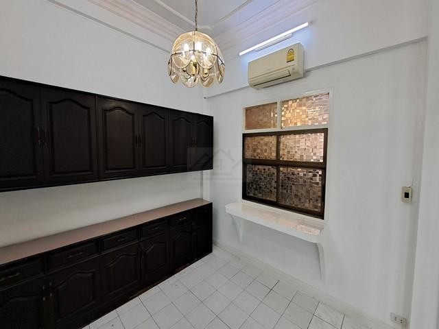 ให้เช่าทาวน์โฮม 3 ชั้น ซอยเอกมัย 22 สุขุมวิท63 เหมาะพักอาศัย หรือทำโฮมออฟฟิศ ใกล้BTSเอกมัย