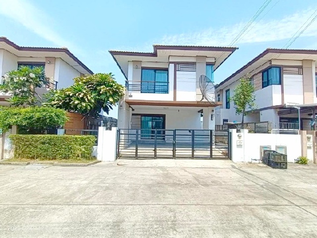 ปิยรมย์ พร้อมเฟอร์ฯ  ถูกที่สุดในโลก ลำลูกกาคลอง6 ให้เช่าบ้านฟ้า 2 ชั้น 3 นอน 2 น้ำ 38 ตร.วา.152 ตร.ม.รร.เปรมฤทัย ลำลูกกา 500 ม. 