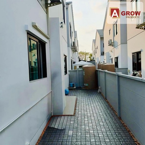 หมู่บ้าน เซนส์ บางนา-สุวรรณภูมิ  สไตล์สแกนดิเนเวียน เฟอร์นิเจอร์ครบ ตกแต่งพร้อมอยู่