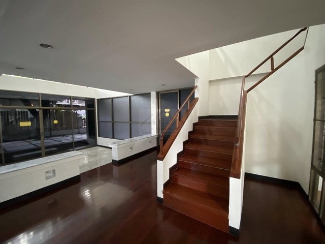 ให้เช่าบ้านเดี่ยว 140 ตรว. เหม่งจ๋าย ประชาอุทิศ รัชดา ใกล้เลียบด่วน-รามอินทรา เหมาะทำออฟฟิศ หรืออยู่อาศัย