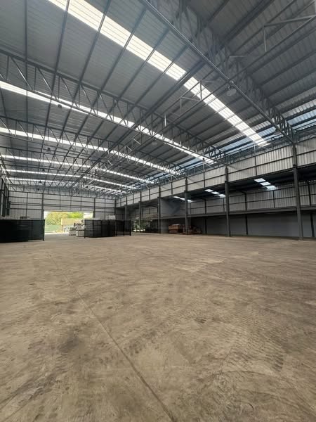 ให้เช่าโกดัง 816 ตรม. ติดถนนใหญ่ กรุงเทพกรีฑาตัดใหม่ ทับช้าง ใกล้สนามบิน เหมาะเป็นศูนย์กระจายสินค้า คลังสินค้า