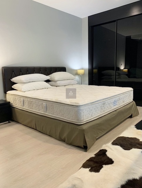 Rhythm Sukhumvit 44 spacious safe clean 30th floor BTS Phra Khanong