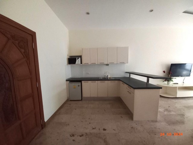 ขายคอนโดโครงการ เอ็มเมอรัลด์ พาเลซ คอนโดมิเนียม ชั้น 1 ซ.เกษตรสิน 9 ถ.เกษตรสิน ต.หนองปรือ อ.บางละมุง จ.ชลบุรี