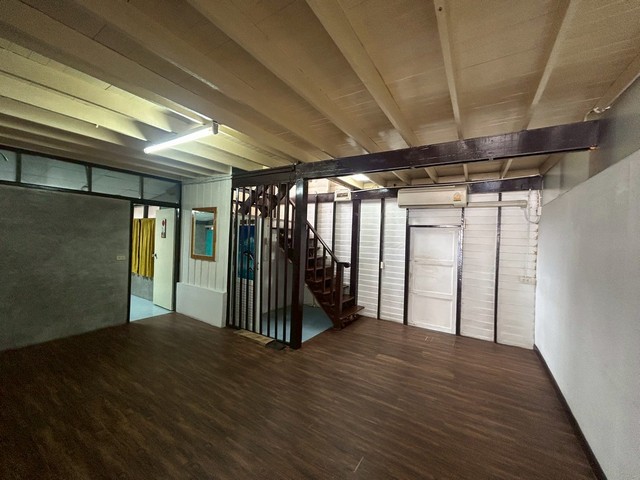 ขาย/เช่า บ้านเดี่ยว 94 ตารางวา ซ.รัชดา 32  ใกล้สถานีรถไฟฟ้าMRT  ลาดพร้าว    ZJ170