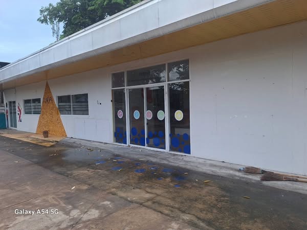 ให้เช่าที่ดินเปล่า200 ตรว.​ พร้อมอาคาร แถวเลียบทางด่วนรามอินทรา