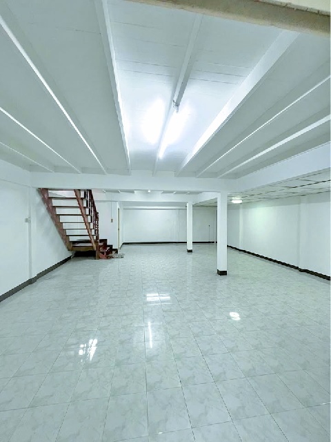 แฮปปี้ อเวนิว ดอนเมือง 200 ม. ตลาดปิ่นเจริญ 1 1.2 กม. ให้เช่าบ้าน 2ชั้น 36ตร.วา.156ตร.ม. 2นอน สรงประภา10-16 BTS รพ.ภูมิพลอดุลยเดช 3.4 กม.