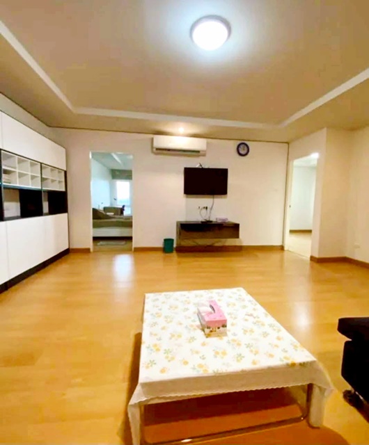 MRT ห้วยขวาง 1.3 กม. ใหญ่มาก ให้เช่าคอนโดแฮปปี้ รัชดา18  2 นอน 2 น้ำ 81ตร.ม.แยกรัชดา-สุทธิสาร