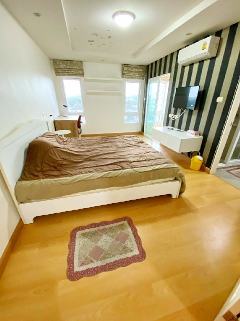 ใหญ่มาก ให้เช่าคอนโดแฮปปี้ รัชดา18  2 นอน MRT ห้วยขวาง 1.3 กม. 2 น้ำ 80 ตร.ม.แยกรัชดา-สุทธิสาร