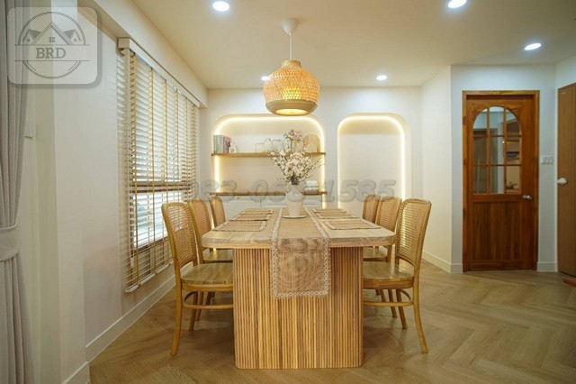 สุดคุ้ม รีโนเวทให้ ตกแต่งพร้อมเข้าอยู่ สถานีรถไฟฟ้าหน้าหมู่บ้าน ลาดพร้าว 115 ขาย 12 ล้าน ลาดพร้าว กรุงเทพมหานคร