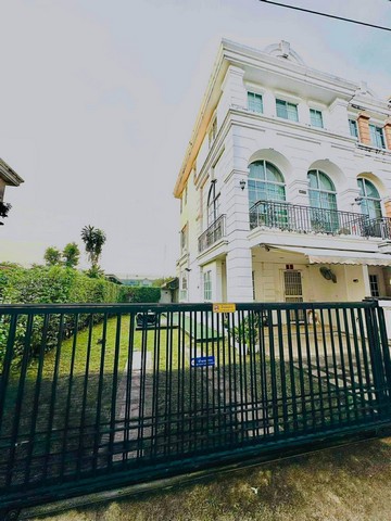 พลัสซิตี้ปาร์ค พื้นที่ 51.2 ตร.ว 190 ตรม. เอกมัย-รามอินทรา หลังมุม มีพื้นที่สวนขนาดเท่าตัวบ้าน จอดรถในบ้าน    