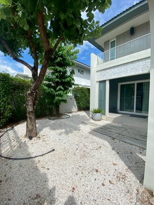 ขายบ้านเดี่ยว สภาพใหม่ ตกแต่งครบ พร้อมอยู่โครงการมัณฑนา เพชรเกษม-สาย 4 (Mantana Phetkasem-Sai 4) ตำแหน่งบ้านดีอยู่ใกล้คลับเฮ้าท์ส่วนกลาง