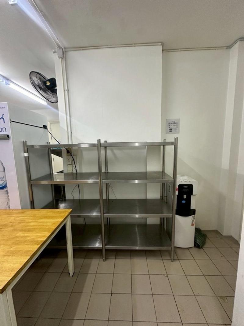 ให้เช่าร้านอาหารมีห้องครัวขนาดใหญ่ 150ตร.ม.6ห้องน้ำ15ที่จอดรถ พร้อมเฟอร์นิเจอร์ อุปกรณ์ในร้านอาหาร ทำเลดีเหมาะแก่การทำธุรกิจถนนโยธินพัฒนา3