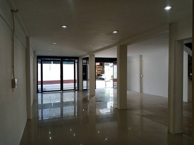 รหัสC6830 ให้เช่าอาคารพาณิชย์ 2ชั้น 2คูหา ย่านถนนเจริญราษฎร์ พระราม3 ใกล้ถนนสาทร