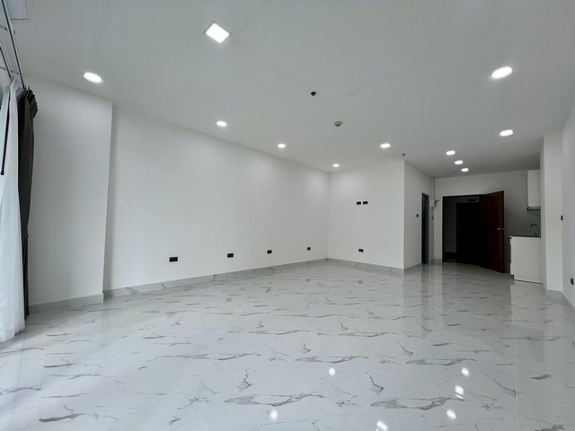 ขายด่วน คอนโดวิวทะเล 5 C ห้องเปล่า พร้อมให้ตกแต่งตามสไตล์คุณ