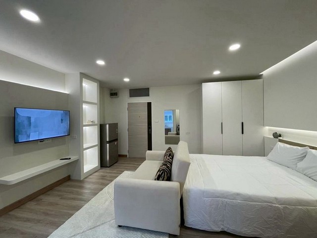 ริมน้ำแมนชั่น คอนโด ใกล้ประตูไผ่ล้อม ทำเลทอง        