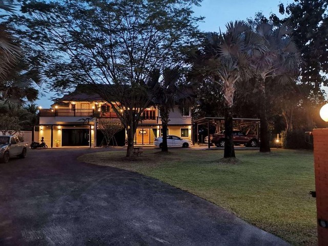 บ้านสวน สไตล์ล้านนาประยุกต์ บรรยากาศดี  ร่มรื่น ติดน้ำ ดอยสะเก็ด 