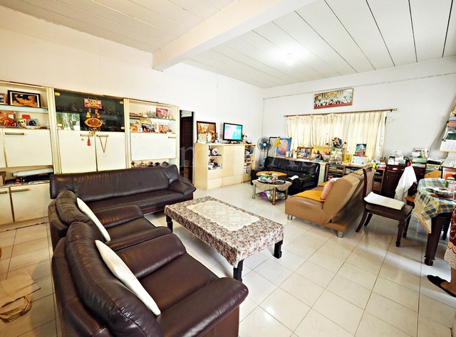 ขายบ้านเดี่ยว  2 ชั้น หมู่บ้านรุ่งเจริญ  วชิรธรรมสาธิต 21 ซอยสุขุมวิท101/1 พระโขนง