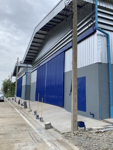 ให้เช่าโกดัง 400 ตรม. มี2 โกดังให้เลือก  แยกราชา 14 ลาดกระบัง 14 รถ 10 ล้อเข้าได้