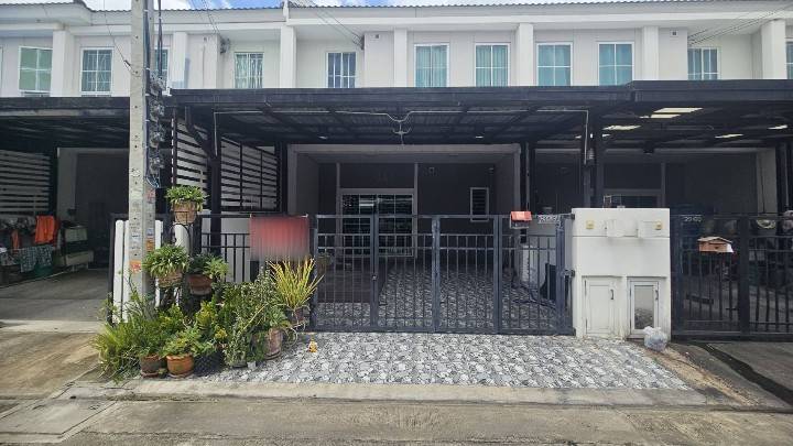 ขายทาวน์เฮ้าส์ 2 ชั้น โครงการเดอะคอนเนค52 บางนา-สุวรรณภูมิ  อำเภอบางพลี จังหวัดสมุทรปราการ