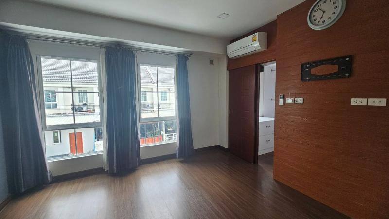 ขายทาวน์เฮ้าส์ 2 ชั้น โครงการเดอะคอนเนค52 บางนา-สุวรรณภูมิ  อำเภอบางพลี จังหวัดสมุทรปราการ