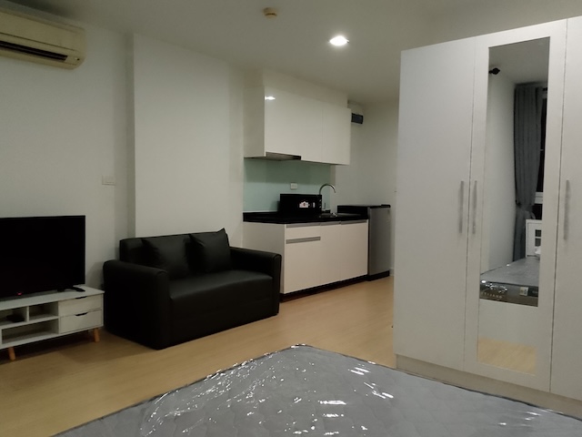 Mayfair Place Sukhumvit 64 safe livable 7th floor BTS Punnawithi