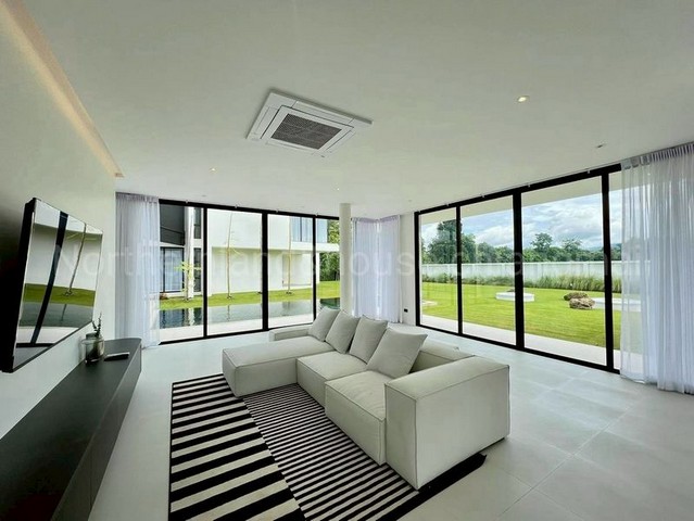 ให้เช่าพูลวิลล่าสร้างใหม่ 2 ชั้น วิวดอยสุเทพ โซนน้ำแพร่