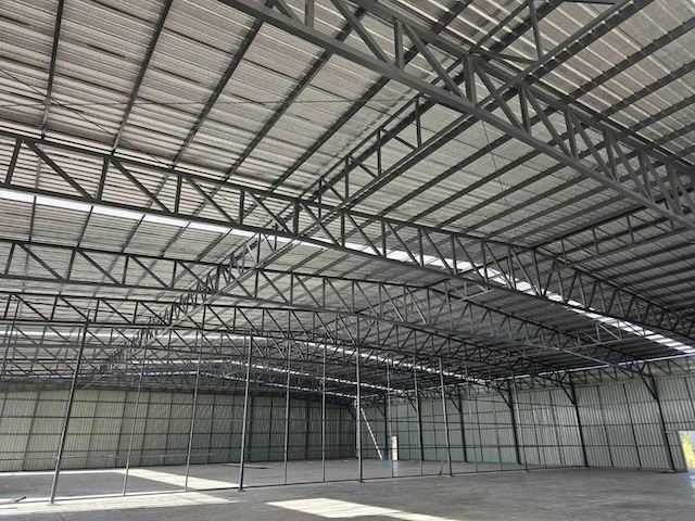 BST891 ให้เช่าโกดังใหม่ ขนาดใหญ่ 1,750 ตร.ม. พิกัด: ซอยวัดสามง่าม (ใกล้คลังสินค้าเซเว่น) อ.บางบัวทอง จ.นนทบุรี