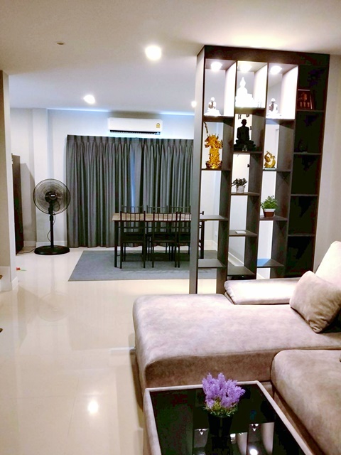 ให้เช่าคฤหาสน์ บ้านเดี่ยว 2 ชั้น 4นอน 52ตร.วา. 202ตร.ม. เซนโทร ประชาอุทิศ 90 แม็กซ์แวลู ประชาอุทิศ 1.7 กม.