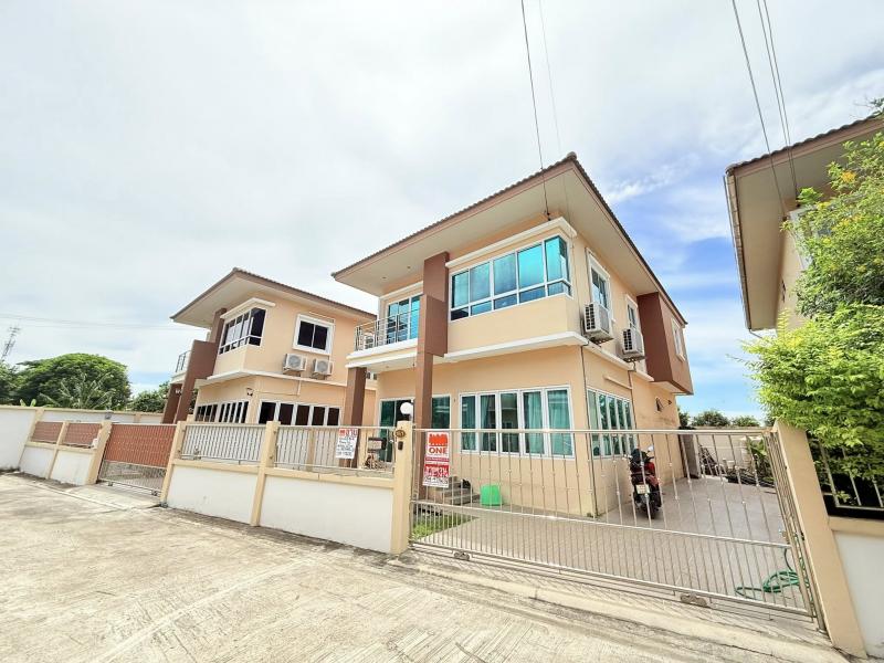 ขายและให้เช่า บ้านเดี่ยว 2 ชั้น พร้อมอยู่ หมู่บ้านพรหมศิริ เพชรเกษม 77